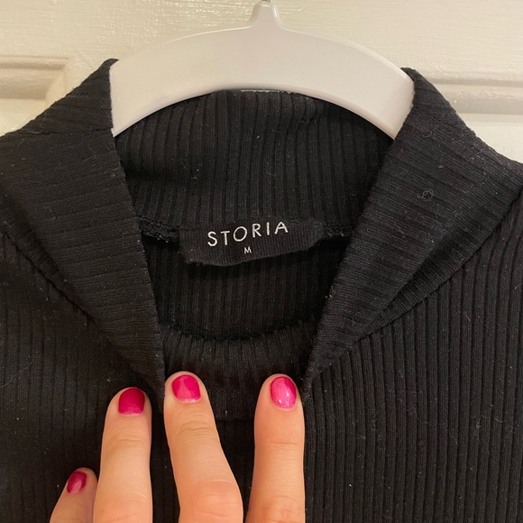 Cropped Ribbed Tank - Picture 3 of 3